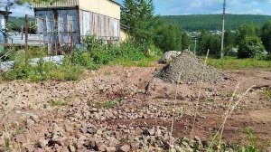 минипогрузчик экскаватор. Пробую снять глину с камнями