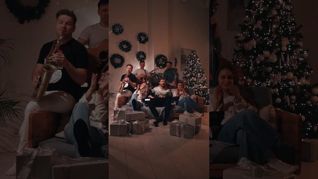 Jingle Bell Rock Happy new year 2024❤️#orchestra #jinglebells #rockstar #musiccover #cover #happy смотреть онлайн