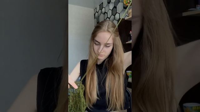 Пиши в комментариях, как тебе❤️ #вязание #shorts #вязаниекрючком #кофтасетка