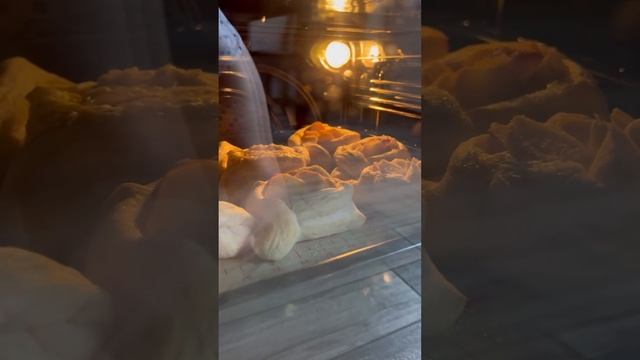 Плюшки с сыром и персиком. Короткий рецепт