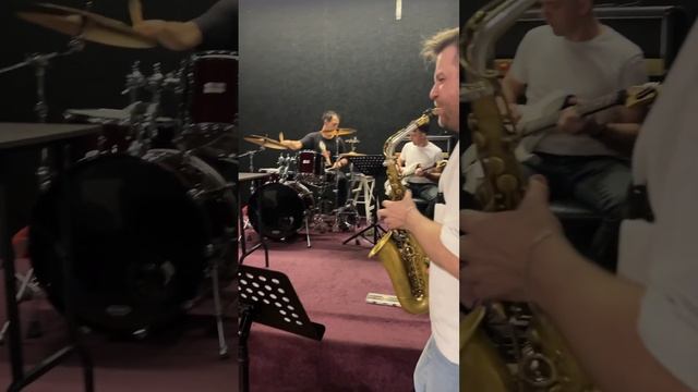 Did you recognize this song? #imperialis #disney смотреть онлайн