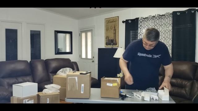 Потерянные посылки  //  11 Посылок по  $6  // Америка  // В конце видео СООБШЕНИЕ ..  :)