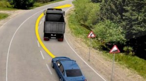 Вот, почему не стоит обгонять перед  поворотом.