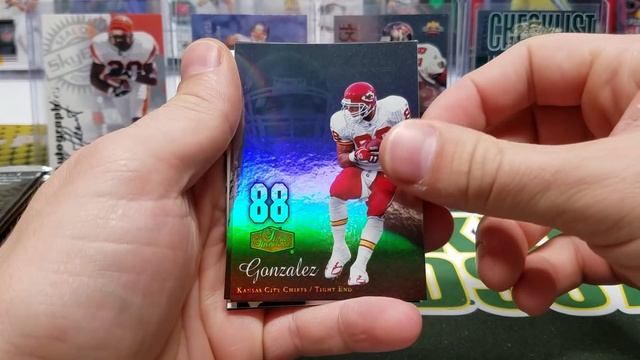 2006 Flair Showcase Football Hobby Box Opening. TBT Episode 51 смотреть онлайн