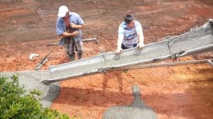 Заливаем дорожку возле дома лет 7 назад / Pouring concrete side walk by  house about 7 years ago.