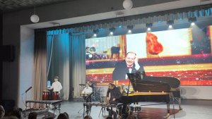 В. Баснер "Мексиканский танец" из кинофильма "Родная кровь", исп. Ансамбль им В. П. Шабашова