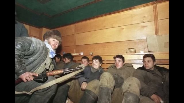 Хуже фрицев как обращались с Российскими солдатами В ПЛЕНУ БОЕВИКОВ во время Первой Чеченской войн
