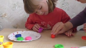 Делаем конфеты из пластилина. Лепим леденцы из теста. Поделки для детей 4 - 5 лет.