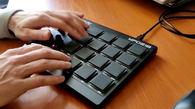 Akai MPD218 + Addictive Drums Test sample смотреть онлайн