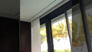 Энрике Иглесиас балуется с сыном Николасом