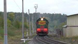 Тепловоз ЧМЭ3-5242 с пригородным поездом Чур - Ижевск