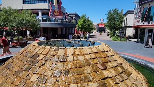 ДОМ ПЕРЕВЕРНУТЫЙ КРЫШЕЙ ВНИЗ / ОТДЫХ / ПЛЯЖ / РЕСТОРАН / США смотреть онлайн