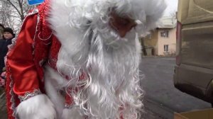 Раздача подарков на посёлке шахты №7