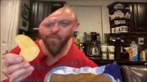 МУЖИК ЕСТ ЧИПСЫ жмых эффект