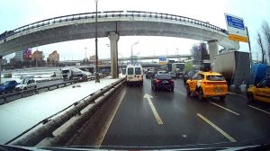 Не охотно пропускают скорую