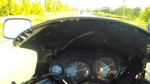 Заруба ZZR400 vs Yamaha FZ600. Разложился в конце.