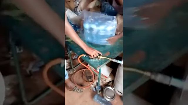 No tome agua embotellada.peligro. смотреть онлайн