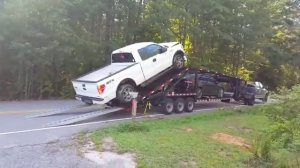 Привезли мне Трак и разгружают / Brought me a Truck and unloading it .