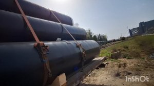 Увязал трубы для перевозки