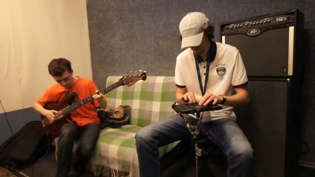 Finger drumming & bass improvisation - Sample 01 смотреть онлайн