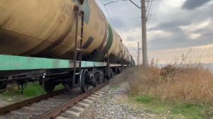 "Приветливый помощник!" ВЛ8-914 с грузовым поездом и очень приветливой бригадой!
