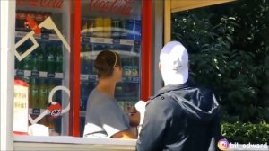 ЭДВАРД БИЛ ПРАНК НАД ПРОДАВЩИЦЕЙ МОРОЖЕННОГО