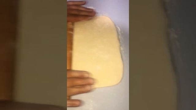 Очень вкусный -Бананово -шоколадный десерт в слоеном тесте !