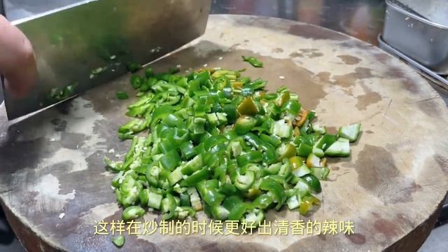 為什麼飯店做的炒苦瓜那麼好吃？大廚教你技巧，清脆入味【留意美食】#炒苦瓜 #苦瓜 #炒苦瓜的做法 #炒苦瓜煮法 #炒苦瓜料理