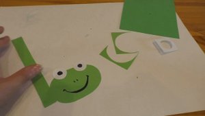 Лягушка. Поделки из бумаги для детей своими руками. Животные.