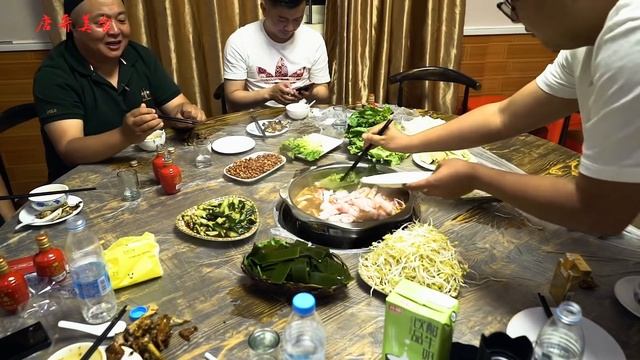 徐州小伙干烧烤20年，独创烤羊血，豪言全国第一家【唐哥美食】