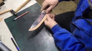 Шью ножны с фиксатором клинка.