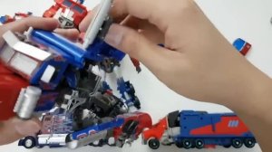Different Optimus Prime Transformer Movie Cyberverseトランスフォーマー 變形金剛 Compact cut Version