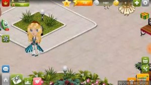 Играю в Аватарию на телефоне.