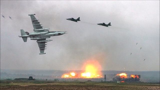 ПРИ АТАКЕ НАЗЕМНЫХ ЦЕЛЕЙ Пилот майор А  Матвиенко на Су 25 был поражен огнем с земли Чеченская война