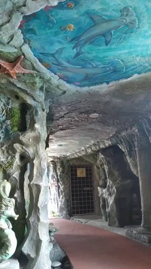 Оформление водоёма . пещера скалы.декор стен на даче г Москва.
