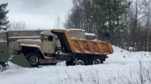 Загрузка Урала на тягач ПТС-М в 12 метровое чудовище