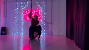 Pole exotic в DANCETHEFOX. Новогодний отчетный концерт.