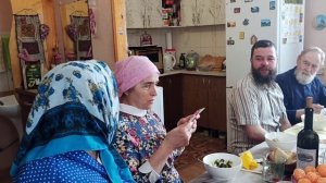 Как пенсионерка отметила 70 лет в деревне? Редкий случай, когда много родни и все собираются вместе