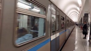 Электропоезд Русич на станции Волоколамская