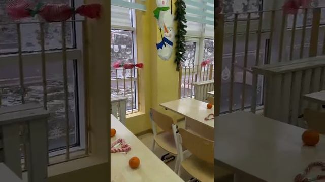 В школе прошел конкурс на лучшее оформление кабинета к Новому году