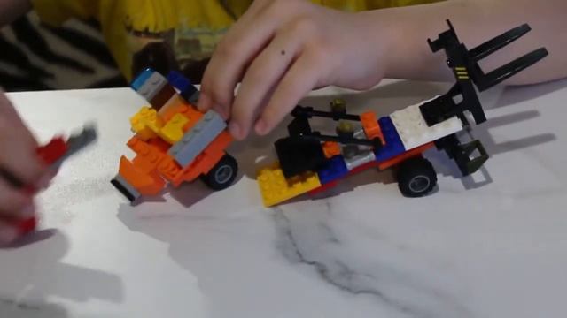 Сборка мега погрузчика корча из LEGO