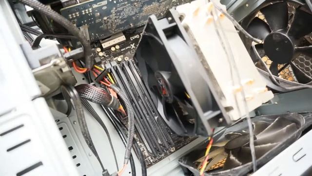 How To Replace Your Computer Case Fan & Install a DVD Drive смотреть онлайн