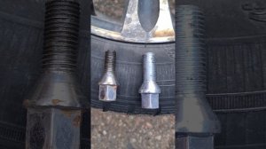 Ремонтный болт колеса .