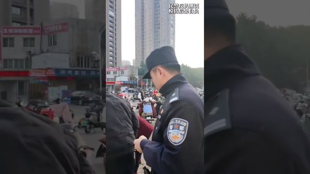 Китайская полиция крадёт телефоны в образовательных целях, дабы пояснять на примерах
