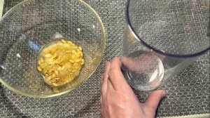 ВЫПИЛА СТАКАН....уже 10 лет КОСТИ НЕ БОЛЯТ, сахар в норме, суставы как у молодой.