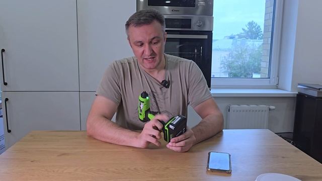 Тест и обзор аккумуляторного клеевого пистолета Greenworks G24GLG практичные решения для любых задач