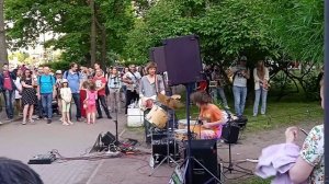 Сибирский барабанщик жжёт в Питере