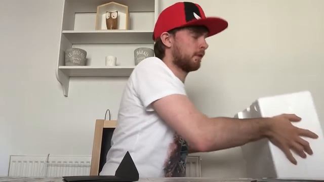 Mirrors Edge: Catalyst Collectors Edition unboxing video смотреть онлайн