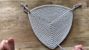 Треугольная сумка крючком ЭНГЛИ от Кати SHODDI