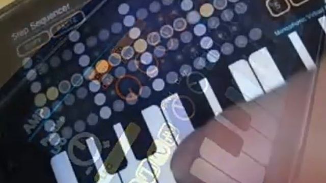 iPhone Synth "ARGON" Demo смотреть онлайн